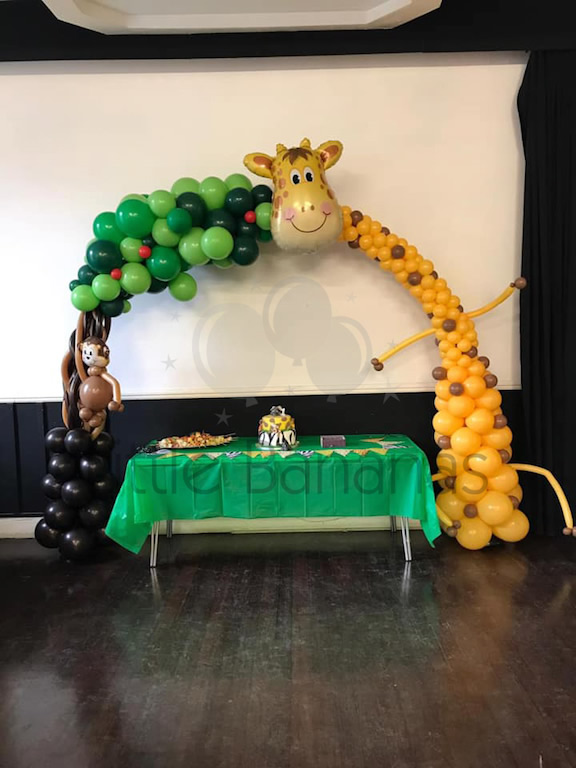 Jungle themed balloon arch